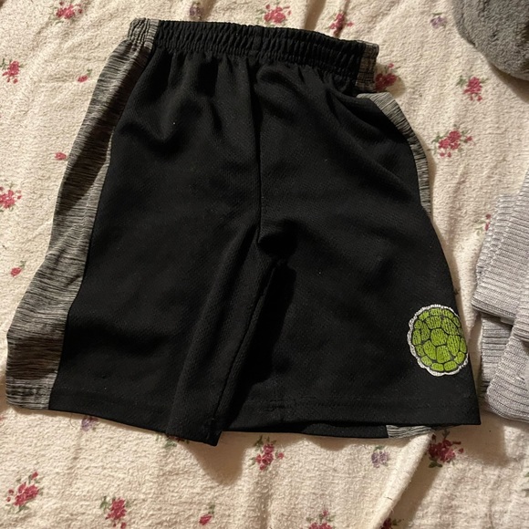 Outfit - Picture 2 of 4